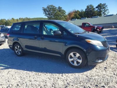 Czwarte zdjęcie samochodu z boku: 2011 TOYOTA SIENNA BASE 7-PASSENGER VIN:5TDKA3DCXBS002219 - miniatura