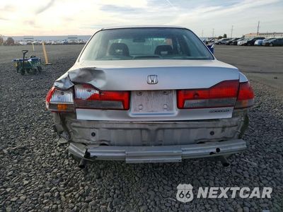 Zdjęcie 6 z 13 samochodu: 2002 HONDA ACCORD EX VIN:1HGCG16502A079864 - miniatura