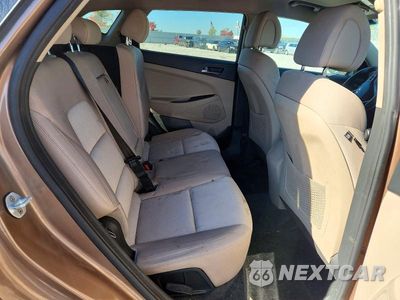 Zdjęcie 10 z 12 samochodu: 2016 HYUNDAI TUCSON SE VIN:KM8J3CA43GU157664 - miniatura
