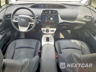 Zdjęcie 8 z 12 samochodu: 2017 TOYOTA PRIUS FOUR TOURING VIN:JTDKARFU2H3030325 - miniatura
