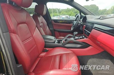 Piąte zdjęcie samochodu w środku: 2019 PORSCHE CAYENNE VIN:WP1AA2AY2KDA07656 - miniatura
