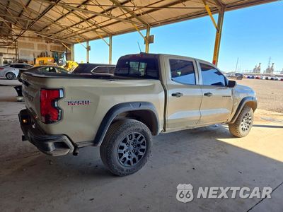 Trzecie zdjęcie samochodu z tyłu: 2024 CHEVROLET COLORADO TRAIL BOSS VIN:1GCPTEEK4R1141464 - miniatura