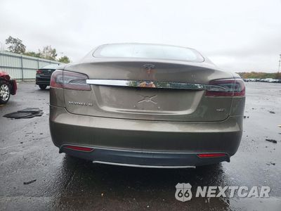 Zdjęcie 6 z 12 samochodu: 2015 TESLA MODEL S 90D VIN:5YJSA1V27FF097407 - miniatura