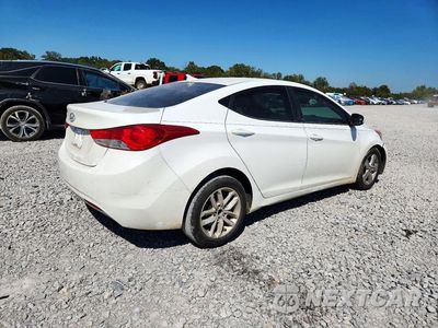 Czwarte zdjęcie samochodu z boku: 2013 HYUNDAI ELANTRA GLS VIN:5NPDH4AEXDH270485 - miniatura
