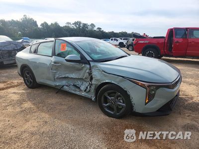Czwarte zdjęcie samochodu z boku: 2025 KIA K4 LXS VIN:3KPFT4DE5SE161520 - miniatura