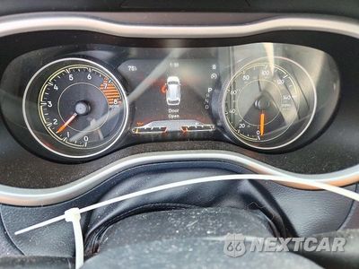 Zdjęcie 9 z 13 samochodu: 2016 JEEP CHEROKEE LIMITED VIN:1C4PJMDS8GW252553 - miniatura