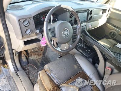 Zdjęcie 8 z 13 samochodu: 2006 JEEP COMMANDER VIN:1J8HH48N56C212721 - miniatura