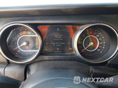 Zdjęcie 9 z 13 samochodu: 2020 JEEP WRANGLER UNLIMITED SAHARA VIN:1C4HJXEM4LW320959 - miniatura