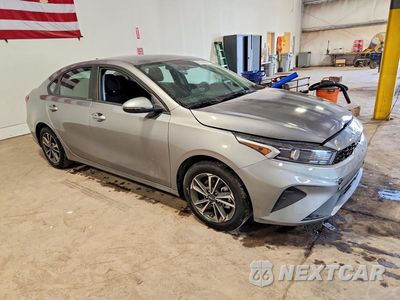 Czwarte zdjęcie samochodu z boku: 2023 KIA FORTE LXS VIN:3KPF24AD6PE571040 - miniatura