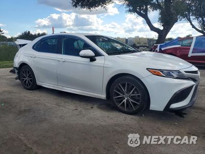 Czwarte zdjęcie samochodu z boku: 2021 TOYOTA CAMRY SE VIN:4T1G11AK3MU603455 - miniatura