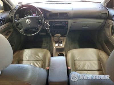 Zdjęcie 8 z 12 samochodu: 2001 VOLKSWAGEN PASSAT GLS VIN:WVWPD63B01P280594 - miniatura