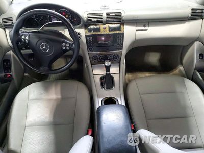 Zdjęcie 8 z 13 samochodu: 2007 MERCEDES-BENZ C 230 VIN:WDBRF52H47F912531 - miniatura