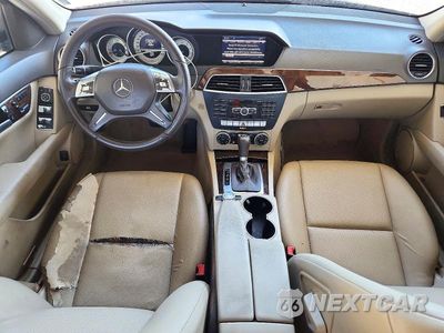 Zdjęcie 8 z 12 samochodu: 2013 MERCEDES-BENZ C 300 4MATIC VIN:WDDGF8AB7DR288019 - miniatura