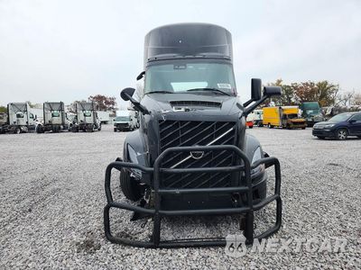 Piąte zdjęcie samochodu w środku: 2026 VOLVO VNL (4) VIN:4V4BC9EH0TN701149 - miniatura