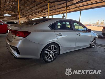 Trzecie zdjęcie samochodu z tyłu: 2019 KIA FORTE S VIN:3KPF34AD9KE134624 - miniatura