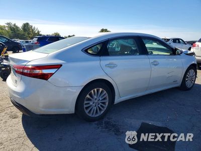 Trzecie zdjęcie samochodu z tyłu: 2013 TOYOTA AVALON HYBRID XLE PREMIUM VIN:4T1BD1EB8DU006975 - miniatura