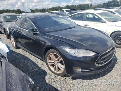Czwarte zdjęcie samochodu z boku: 2015 TESLA MODEL S 70D VIN:5YJSA1S28FF085819 - miniatura