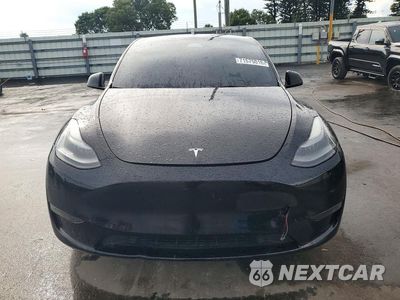 Piąte zdjęcie samochodu w środku: 2023 TESLA MODEL Y VIN:7SAYGDEF5PF828949 - miniatura