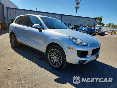 Czwarte zdjęcie samochodu z boku: 2018 PORSCHE CAYENNE VIN:WP1AA2A25JKA06295 - miniatura