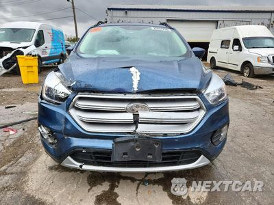 Piąte zdjęcie samochodu w środku: 2018 FORD ESCAPE SE VIN:1FMCU9G98JUC88205 - miniatura