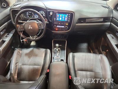 Zdjęcie 8 z 12 samochodu: 2017 MITSUBISHI OUTLANDER SE VIN:JA4AZ3A31HZ068913 - miniatura