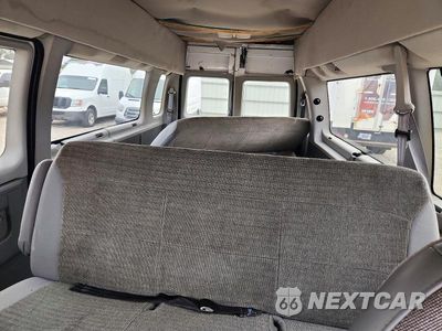 Zdjęcie 10 z 13 samochodu: 2003 FORD ECONOLINE E350 SUPER DUTY WAGON VIN:1FBSS31L33HA20850 - miniatura
