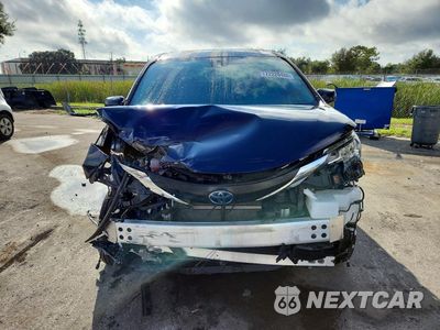 Piąte zdjęcie samochodu w środku: 2022 TOYOTA SIENNA XLE VIN:5TDYRKEC9NS118074 - miniatura