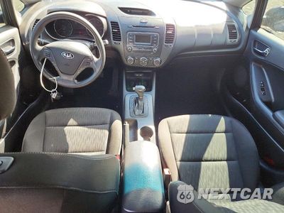 Zdjęcie 8 z 12 samochodu: 2016 KIA FORTE LX VIN:KNAFK4A68G5613976 - miniatura
