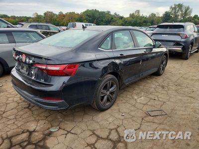 Trzecie zdjęcie samochodu z tyłu: 2022 VOLKSWAGEN JETTA SE VIN:3VW7M7BU6NM019956 - miniatura