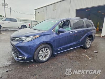 2024 TOYOTA SIENNA XLE 5TDYRKEC8RS194469 - główne zdjęcie licytacji z USA - miniatura