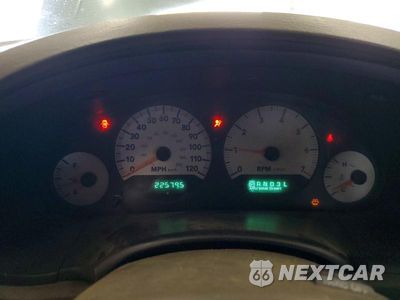Zdjęcie 9 z 13 samochodu: 2005 DODGE GRAND CARAVAN SXT VIN:2D4GP44L95R435329 - miniatura