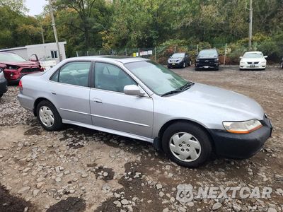 Czwarte zdjęcie samochodu z boku: 2002 HONDA ACCORD EX VIN:1HGCG16502A069836 - miniatura