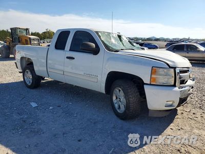 Czwarte zdjęcie samochodu z boku: 2011 CHEVROLET SILVERADO K1500 LT VIN:1GCRKSE33BZ343531 - miniatura