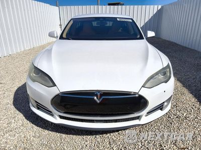 Piąte zdjęcie samochodu w środku: 2015 TESLA MODEL S 85 VIN:5YJSA1H18FFP68876 - miniatura