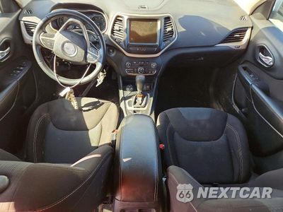 Zdjęcie 8 z 13 samochodu: 2016 JEEP CHEROKEE LATITUDE VIN:1C4PJMCS0GW152514 - miniatura