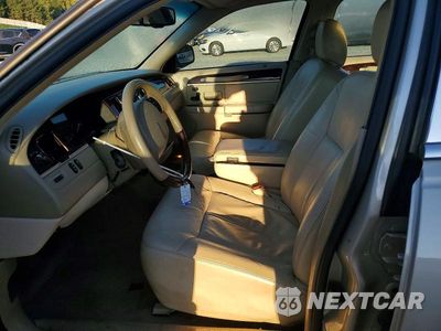 Zdjęcie 7 z 12 samochodu: 2008 LINCOLN TOWN CAR SIGNATURE LIMITED VIN:2LNHM82W98X658738 - miniatura