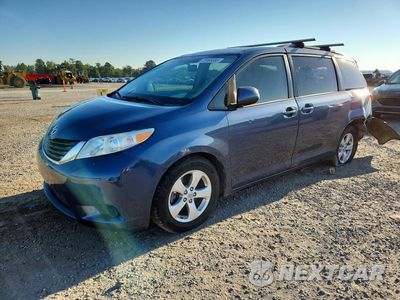 2017 TOYOTA SIENNA LE 5TDKZ3DC2HS832081 - główne zdjęcie licytacji z USA - miniatura