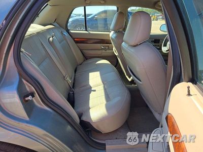 Zdjęcie 10 z 12 samochodu: 2006 MERCURY GRAND MARQUIS LS VIN:2MEFM75VX6X623825 - miniatura