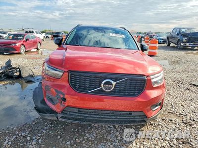 Piąte zdjęcie samochodu w środku: 2021 VOLVO XC40 T5 R-DESIGN VIN:YV4162UM1M2468211 - miniatura