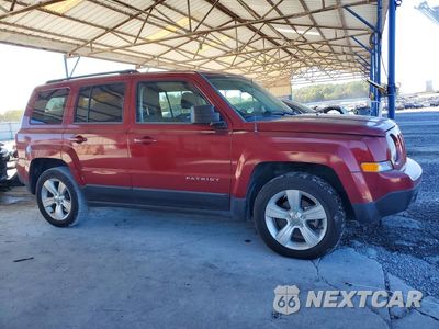 Czwarte zdjęcie samochodu z boku: 2013 JEEP PATRIOT LATITUDE VIN:1C4NJPFA3DD250990 - miniatura