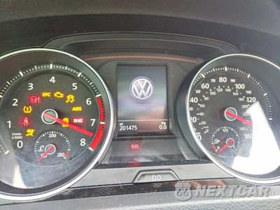 Zdjęcie 9 z 12 samochodu: 2015 VOLKSWAGEN GTI VIN:3VW5T7AU8FM083168 - miniatura
