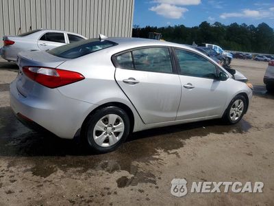 Trzecie zdjęcie samochodu z tyłu: 2016 KIA FORTE LX VIN:KNAFX4A68G5500787 - miniatura