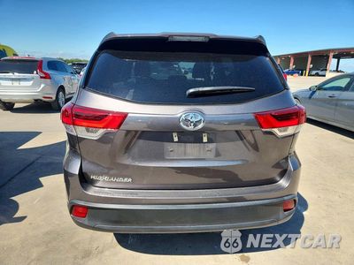Zdjęcie 6 z 13 samochodu: 2019 TOYOTA HIGHLANDER LE VIN:5TDZZRFH0KS303309 - miniatura