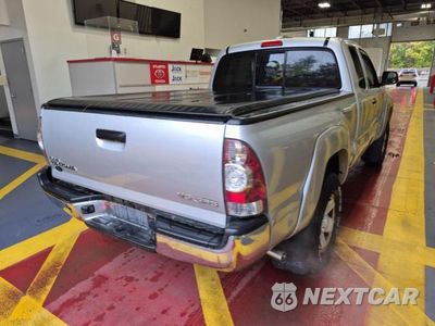 Czwarte zdjęcie samochodu z boku: 2010 TOYOTA TACOMA V6 VIN:5TEUU4EN1AZ720068 - miniatura