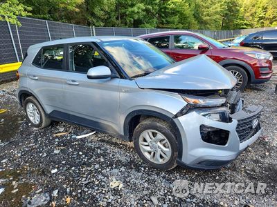 Czwarte zdjęcie samochodu z boku: 2022 HYUNDAI VENUE SE VIN:KMHRB8A35NU180855 - miniatura