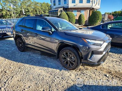 Czwarte zdjęcie samochodu z boku: 2024 TOYOTA RAV4 XSE VIN:4T3E6RFV2RU141835 - miniatura