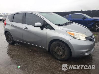 Czwarte zdjęcie samochodu z boku: 2014 NISSAN VERSA NOTE S VIN:3N1CE2CP6EL371647 - miniatura