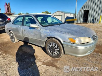 Czwarte zdjęcie samochodu z boku: 2000 TOYOTA CAMRY LE V6 VIN:JT2BF22K8Y0240807 - miniatura