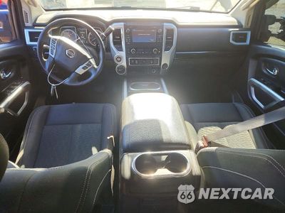 Zdjęcie 8 z 12 samochodu: 2018 NISSAN TITAN XD SV VIN:1N6BA1F47JN529940 - miniatura