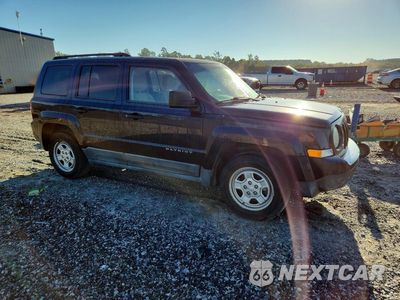Czwarte zdjęcie samochodu z boku: 2011 JEEP PATRIOT SPORT VIN:1J4NT1GAXBD208300 - miniatura